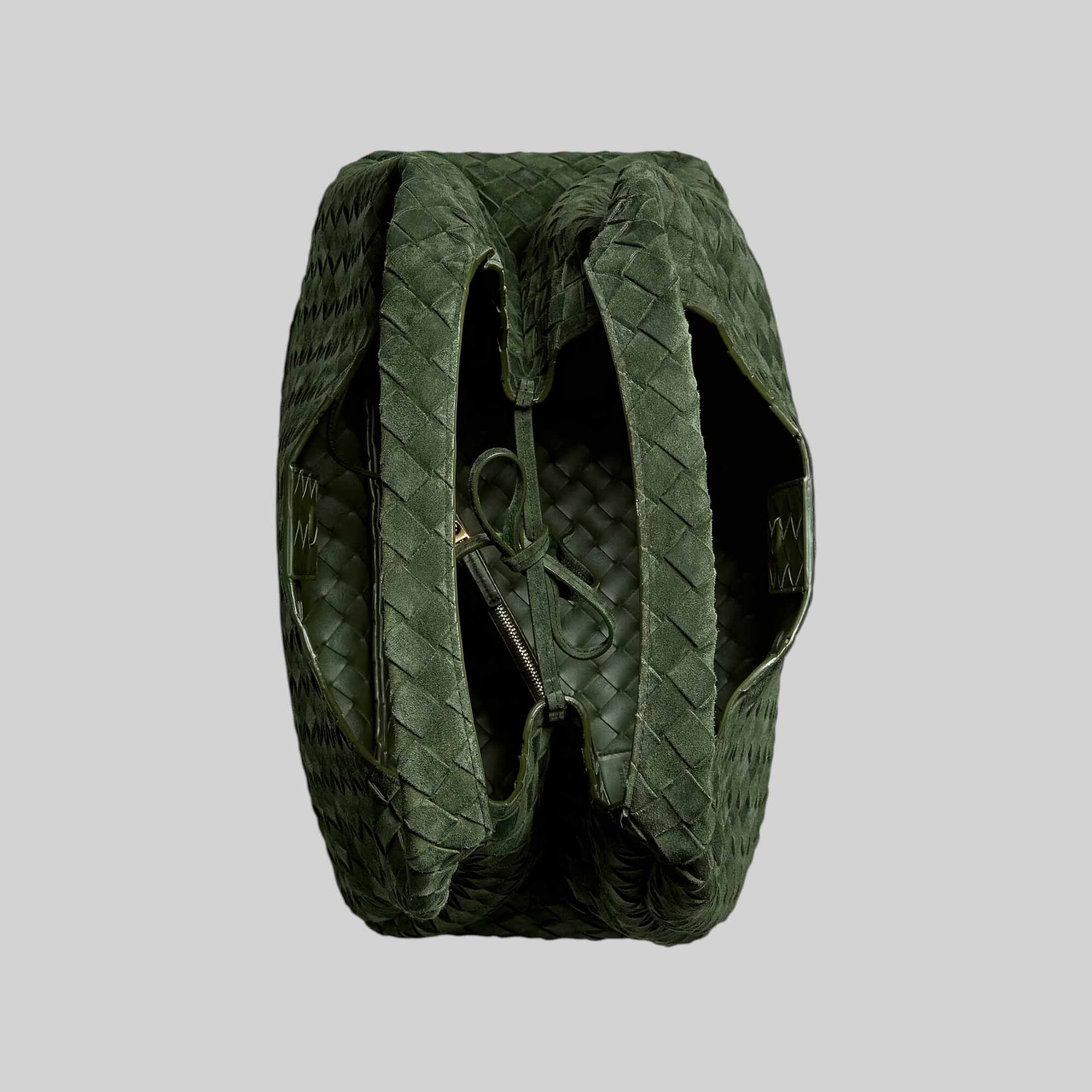 Large Campana