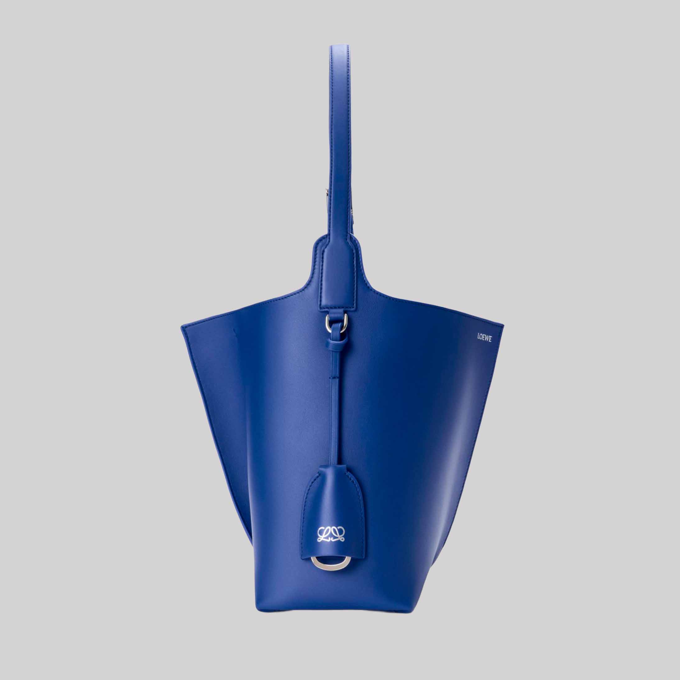 Medium Bilbao Bucket In Smooth Calfskin