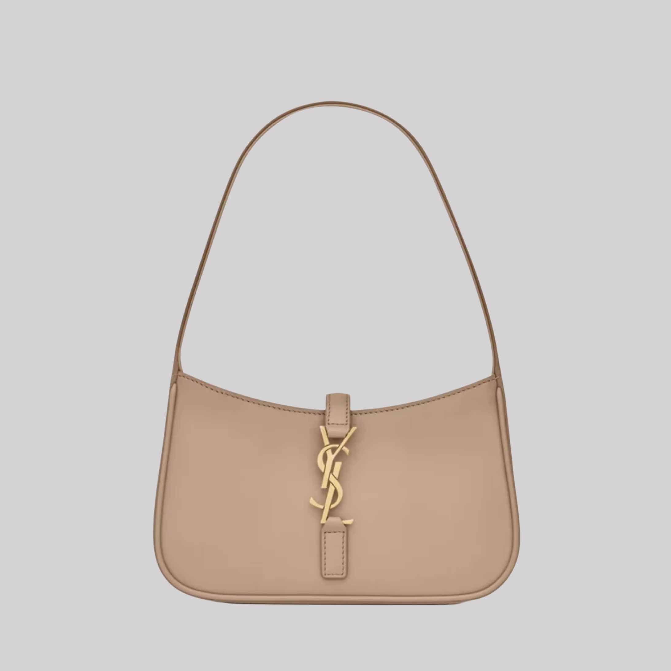 Le 5 À 7 In Smooth Leather