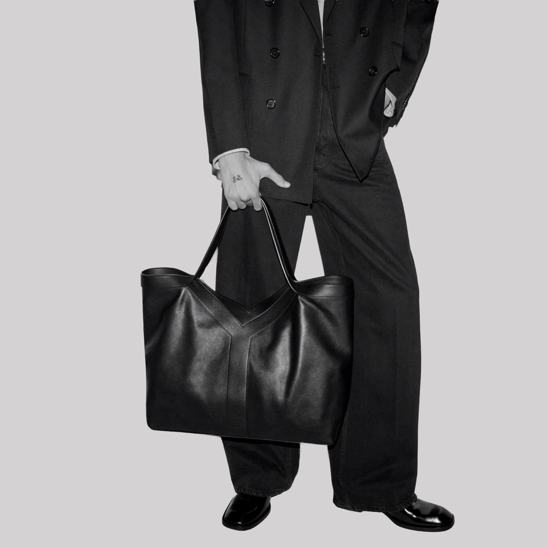 Y Large Tote In Smooth Leather