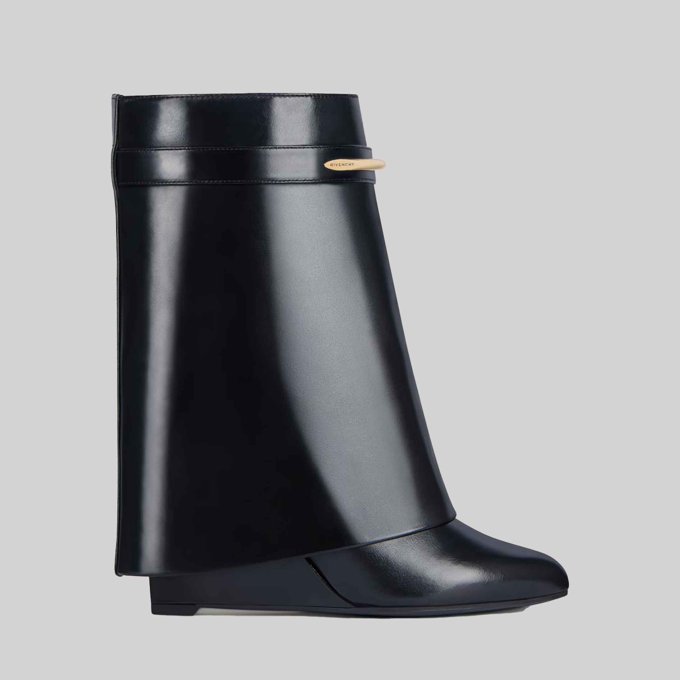 Shark Pinch Ankle Boots In Leather