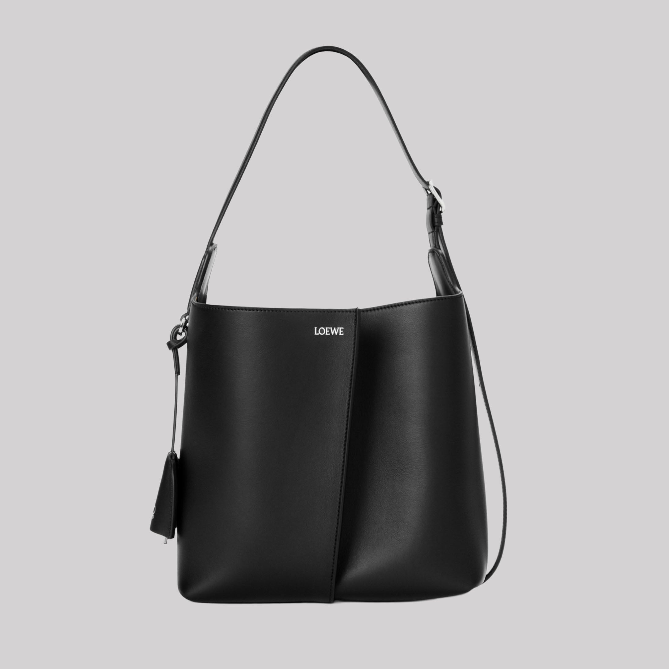 Medium Bilbao Bucket In Smooth Calfskin