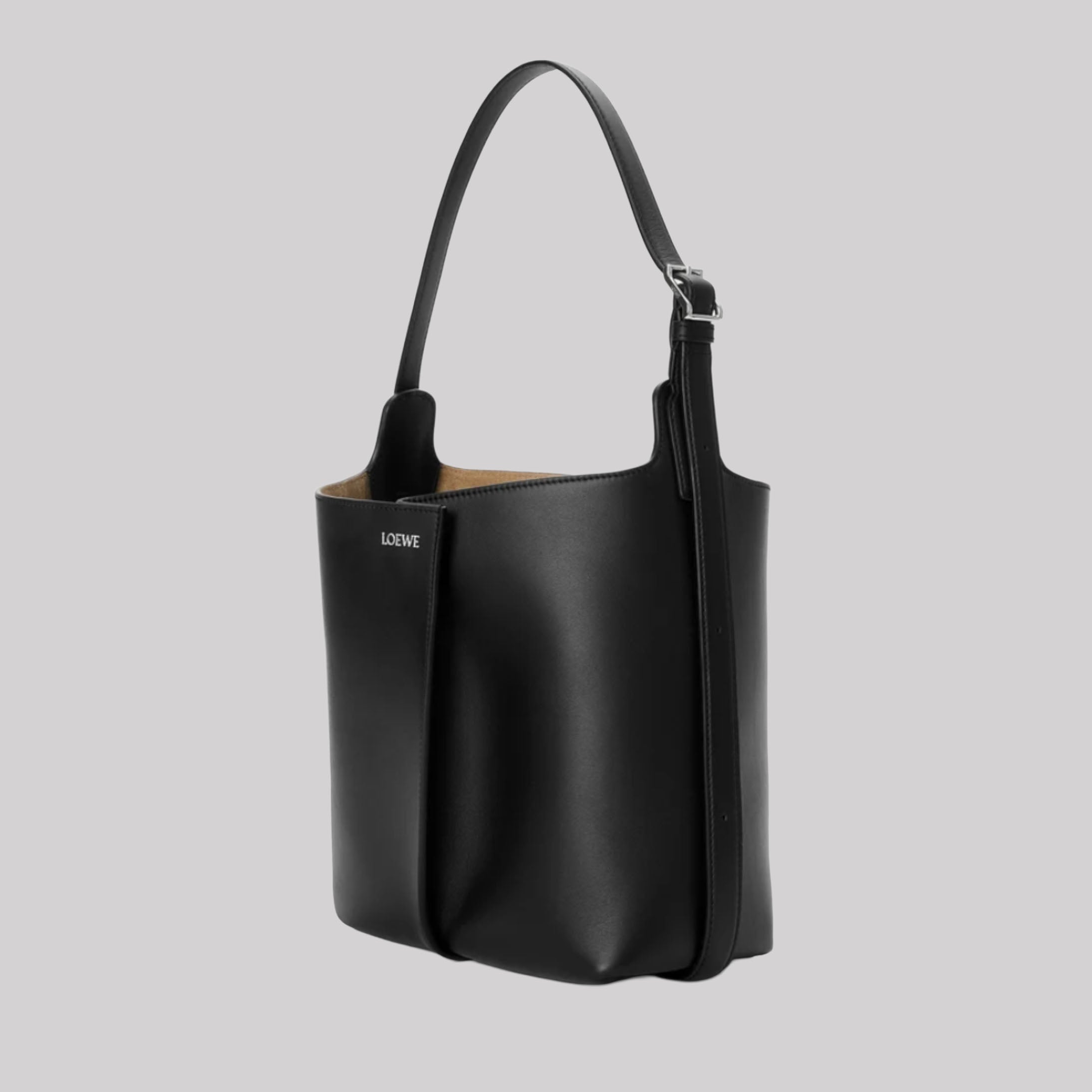 Medium Bilbao Bucket In Smooth Calfskin