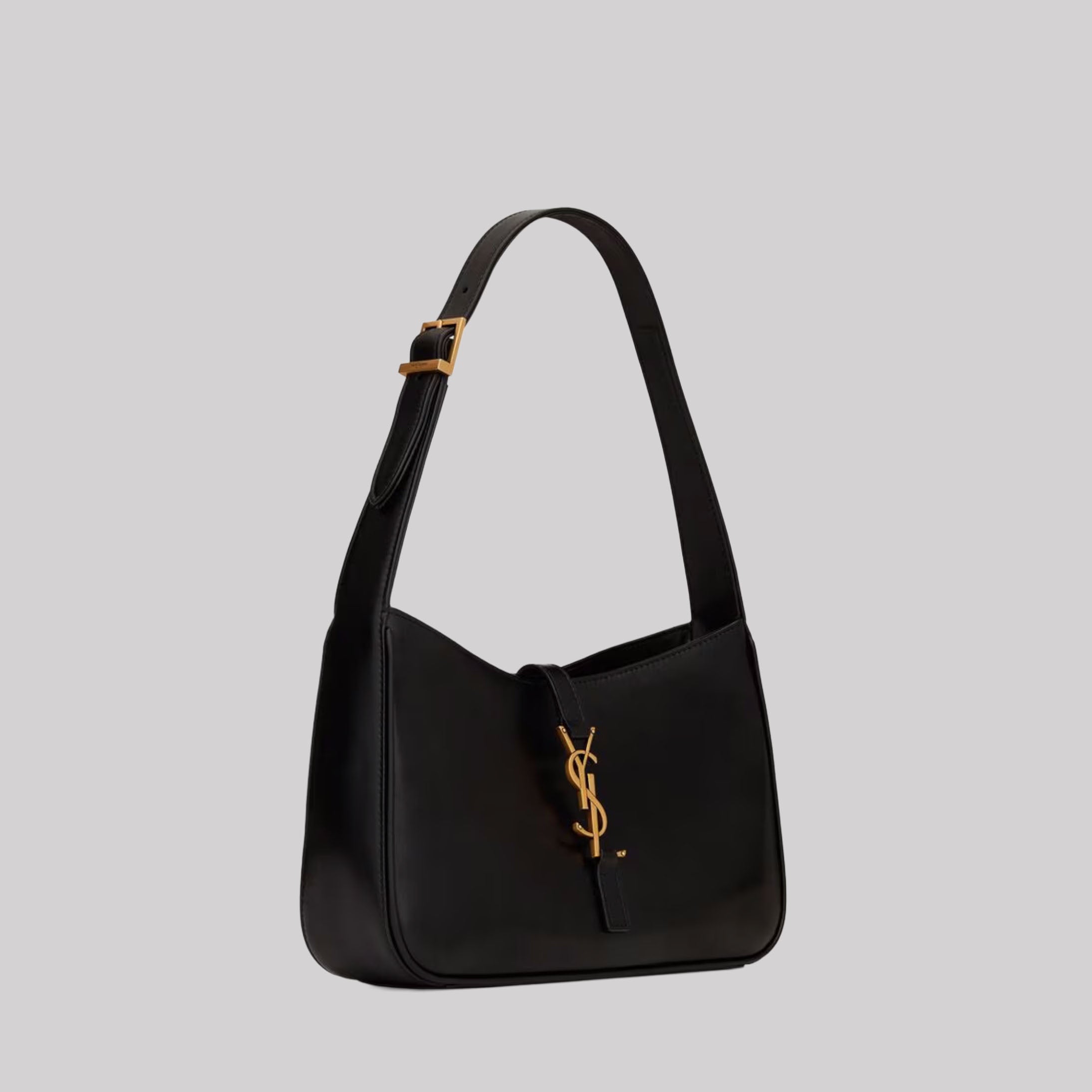 Le 5 À 7 In Smooth Leather